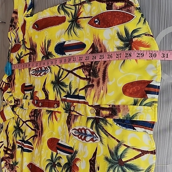 MEN'S HAWAIIAN SHIRT SIZE LARGE, EASY CARE BYE, ALEX VANDO. - Picture 6 of 6